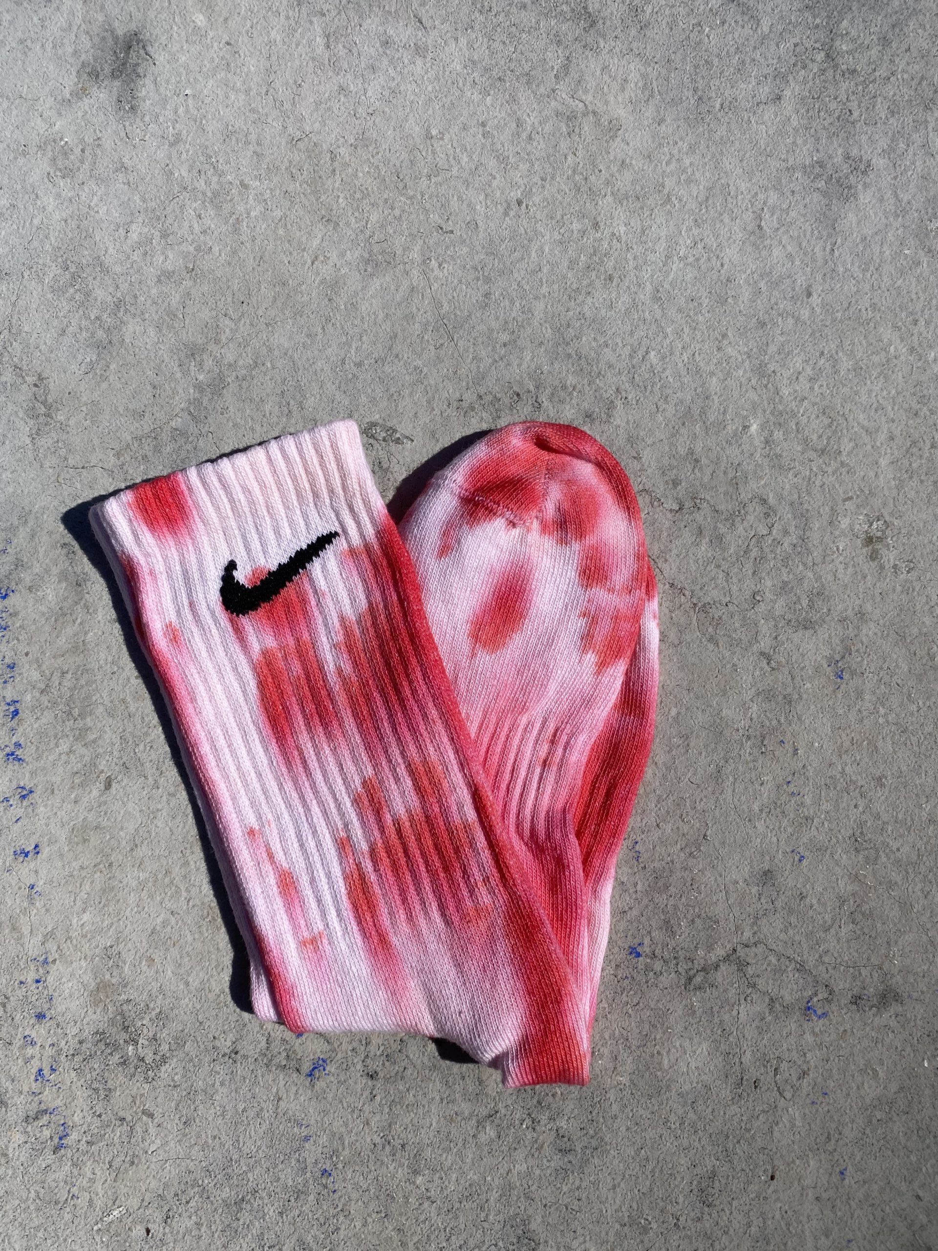 Chaussettes Nike custom tie&die rouge pointure 34-38